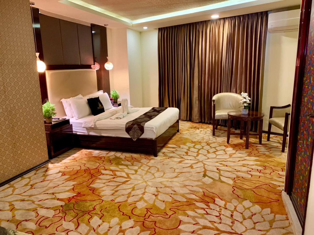 Hotel Noorjahan Grand Sylhet Dış mekan fotoğraf
